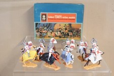 TIMPO 916 SWOPPETS 10 x MOUNTED CRUSADER KNIGHTS ATTACKING BOXED om