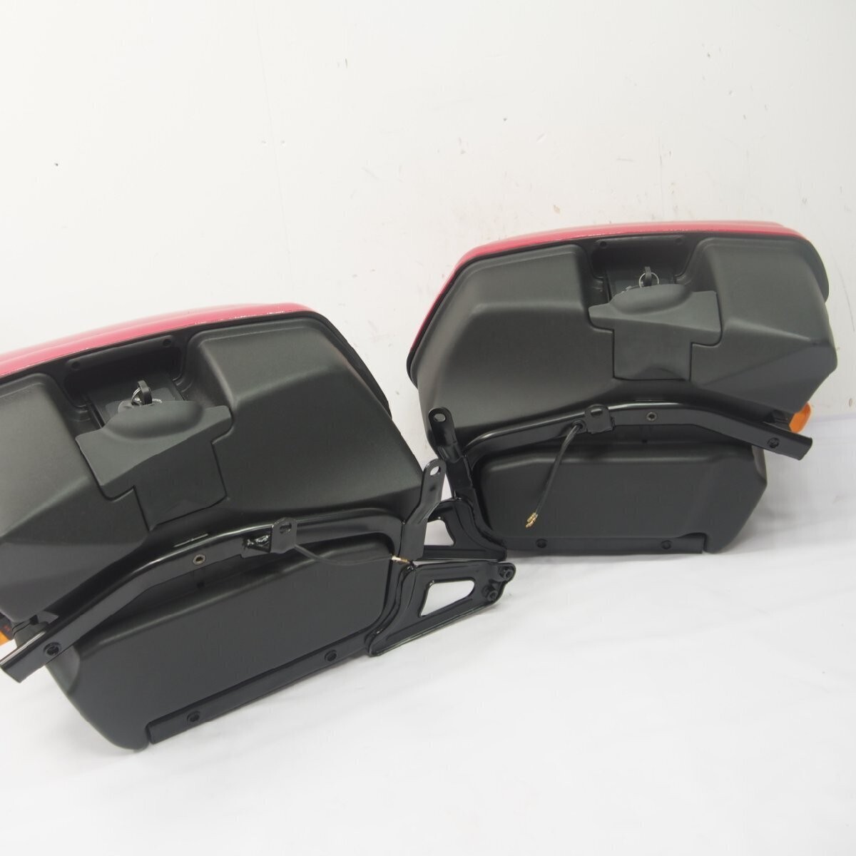 Sainte-Catherine  ボネ ボンネット BOX付【 №2 】 Genuine Ducati ST2 ST3 ST4 Pannier Case Set Left & Right