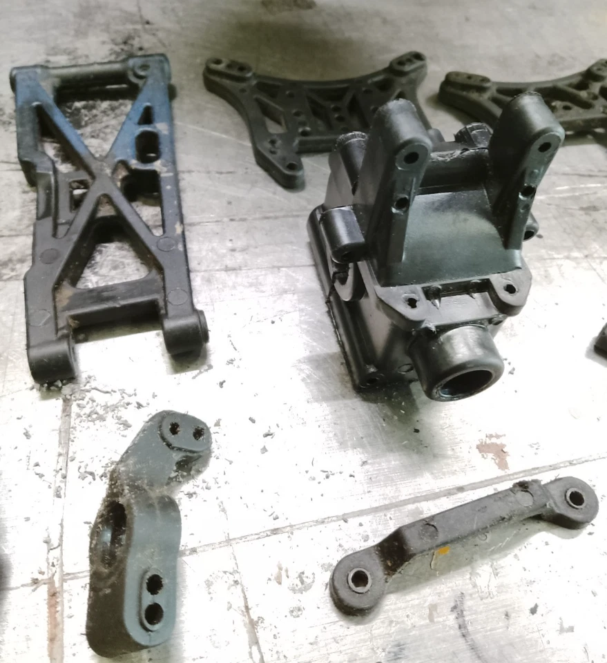 Pieces pour truggy Cobra VRX Racing 1/8 - Photo 2/4