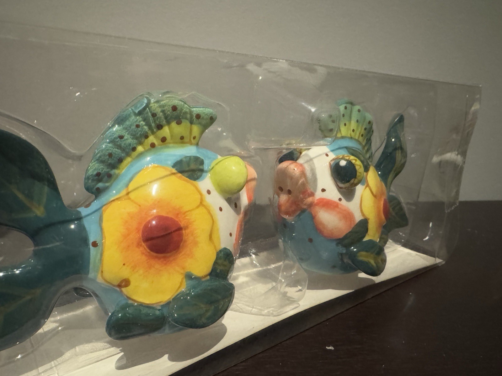 VTG Miss Lorelei Kmart Home Essential Kissy Fish S&P Shakers New Ceramic thumbnail 3