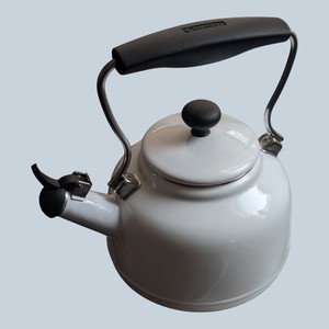 Chantal Vintage White Teakettle 1.7qt 