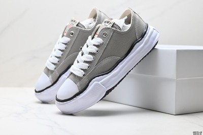 Unisex Gray Scale Aesthetics｜Peterson First Reissue A01FW702 · Maison Mihara  