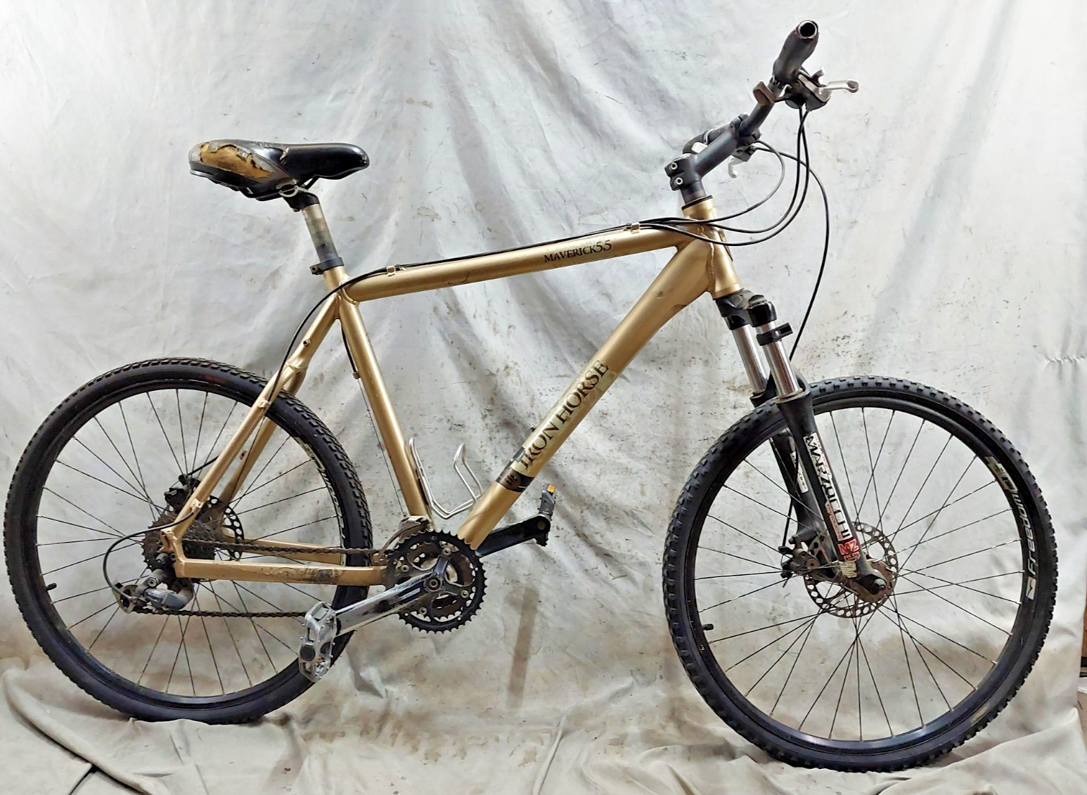 2010 Iron Horse Maverick 55 MTB Bike 21" XL Hardtail Marzocc