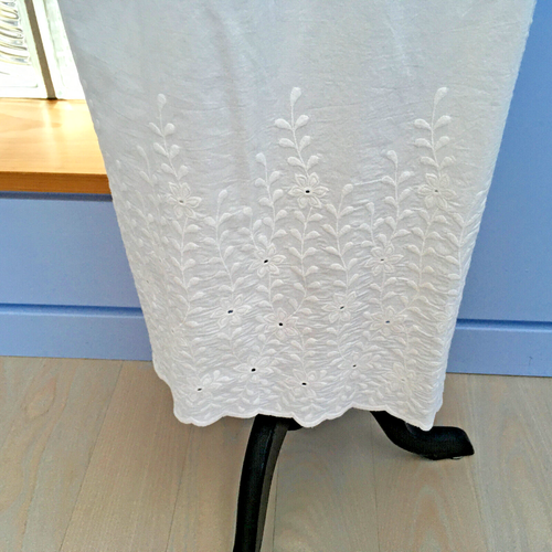 White Cotton Embroidered Nightgown from Gong Zhu Wu - Size M - Picture 5 of 12