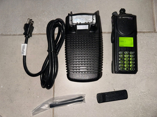 Motorola XTS3000 III 403-470 MHz Digital Police UHF 2 Way Radio H09RDH9PW7BN Ham