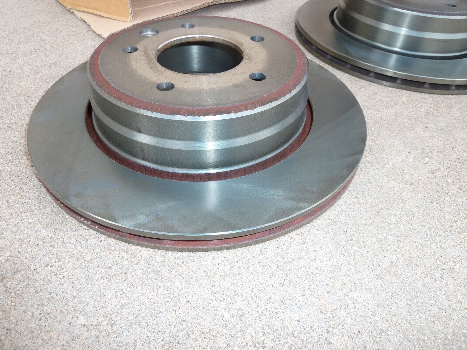 NEW ASTON MARTIN DB7 6 Cylinder GENUINE REAR ROTORS BRAKE DISC 