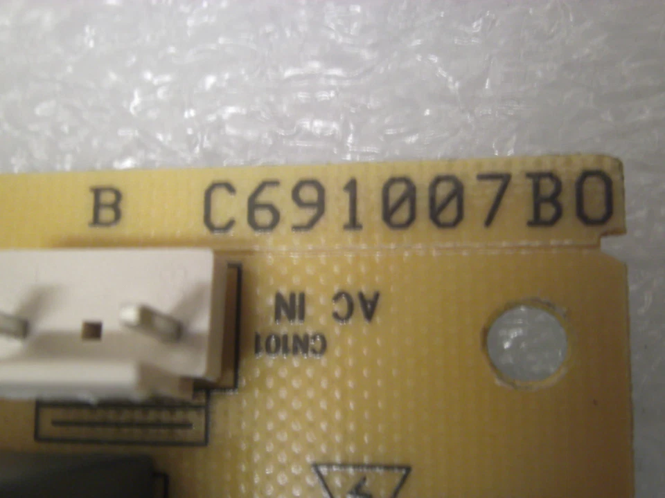 TV VIORE LCD19VH56 LC19VH54 C691007B01901-ZC02-01(B) 303C1901063 ALIMENTACIÓN 3285 Foto 2 de 3