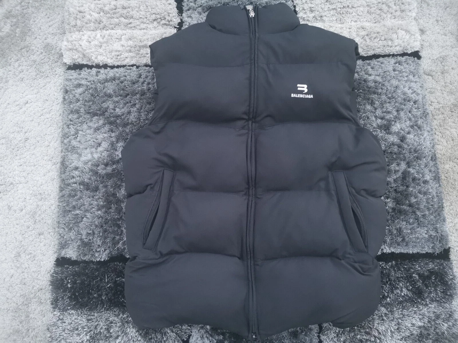 BALENCIAGA SPORTY B GILET PIUMINO OVERSIZE NERO XXS
