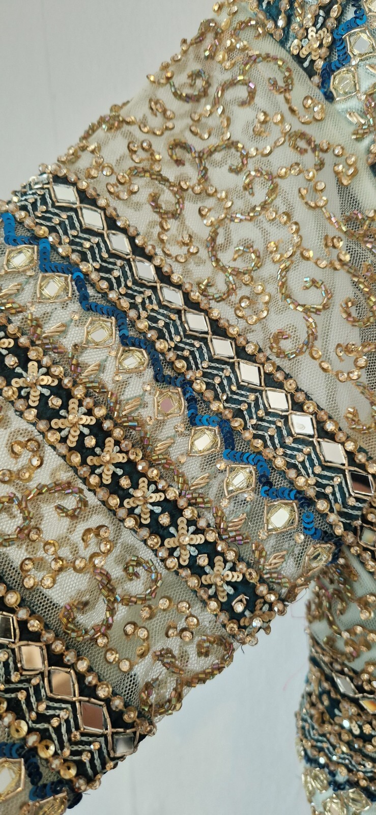 Indian Lengha Choli Dress original used once for 2 hour Embroidered 3 piece suit image 6