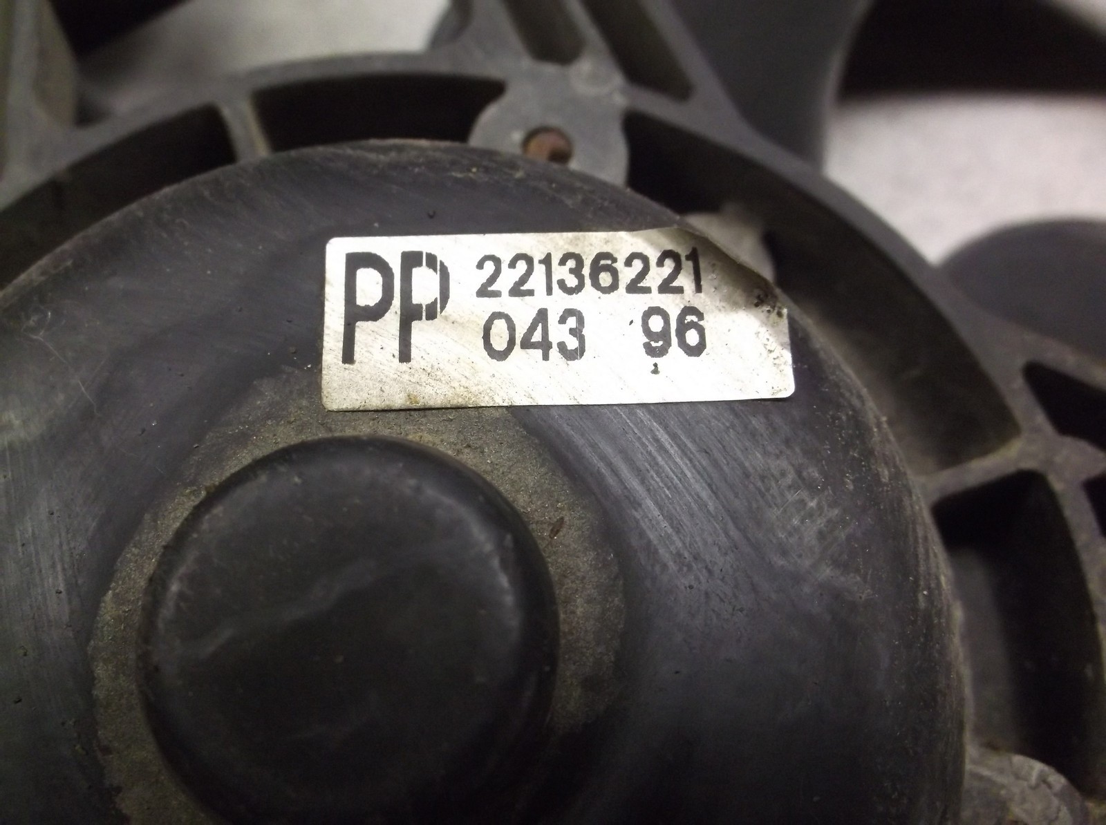 GM Radiator Fan Motor and Blade Assembly PP22136221 22017575 *FREE 