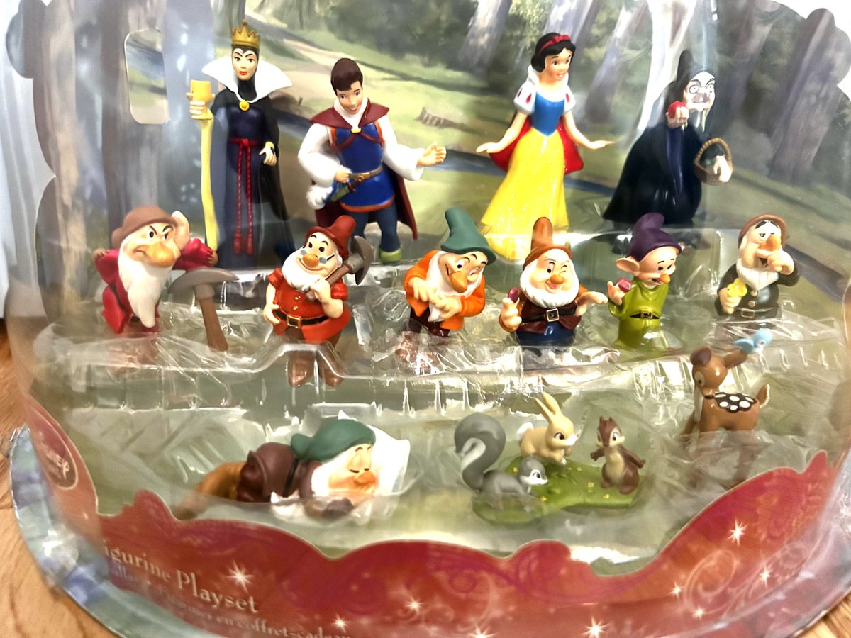 🔵Disney Store Snow White and the Seven Dwarves Figurine Playset