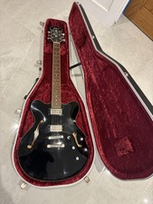 Hofner Verithin with Hiscox Flight Case Electric Guitar Excellent Condition