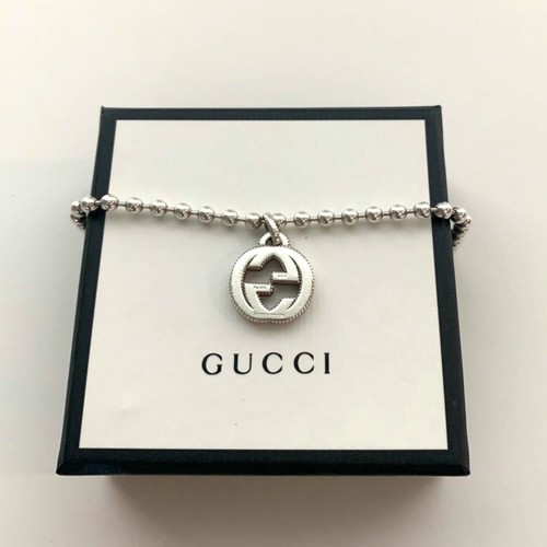 AUTHENTIC WOMANS GUCCI SILVER INTERLOCKING GG CHARM BRACELET - Picture 2 of 6