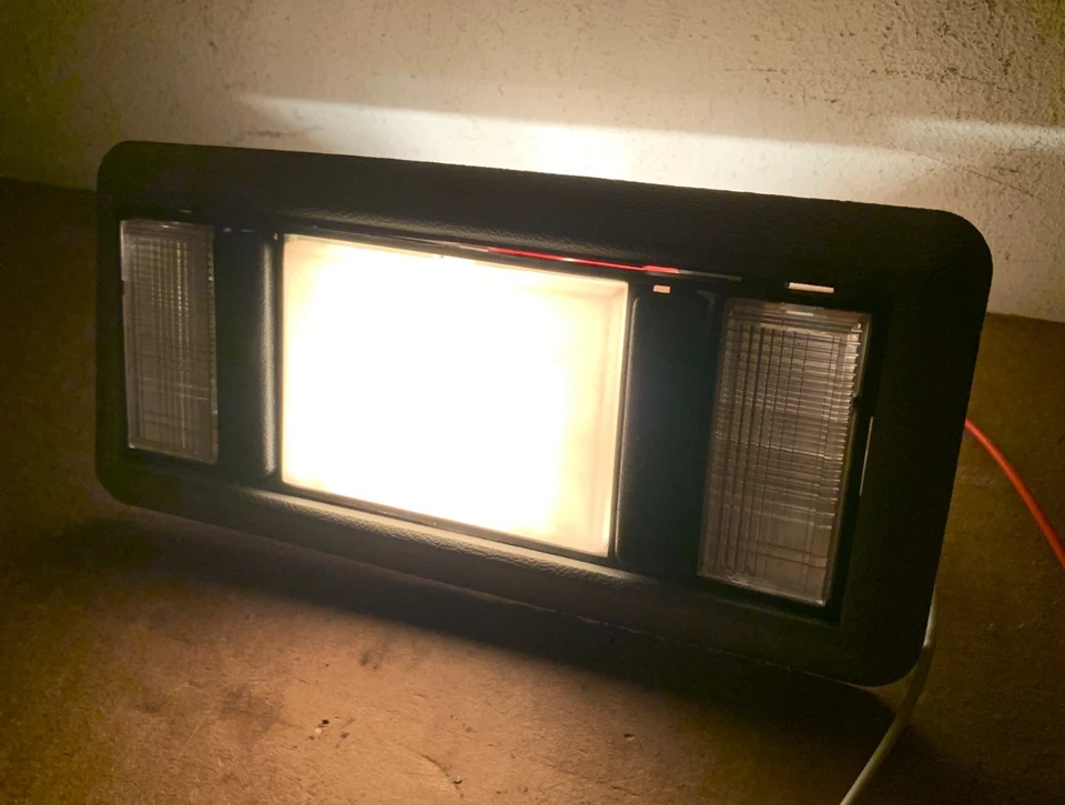 1988-1999 Chevy GMC CK1500 Silverado Truck Interior Dome Light Assembly 15686975 - Image 4 of 4