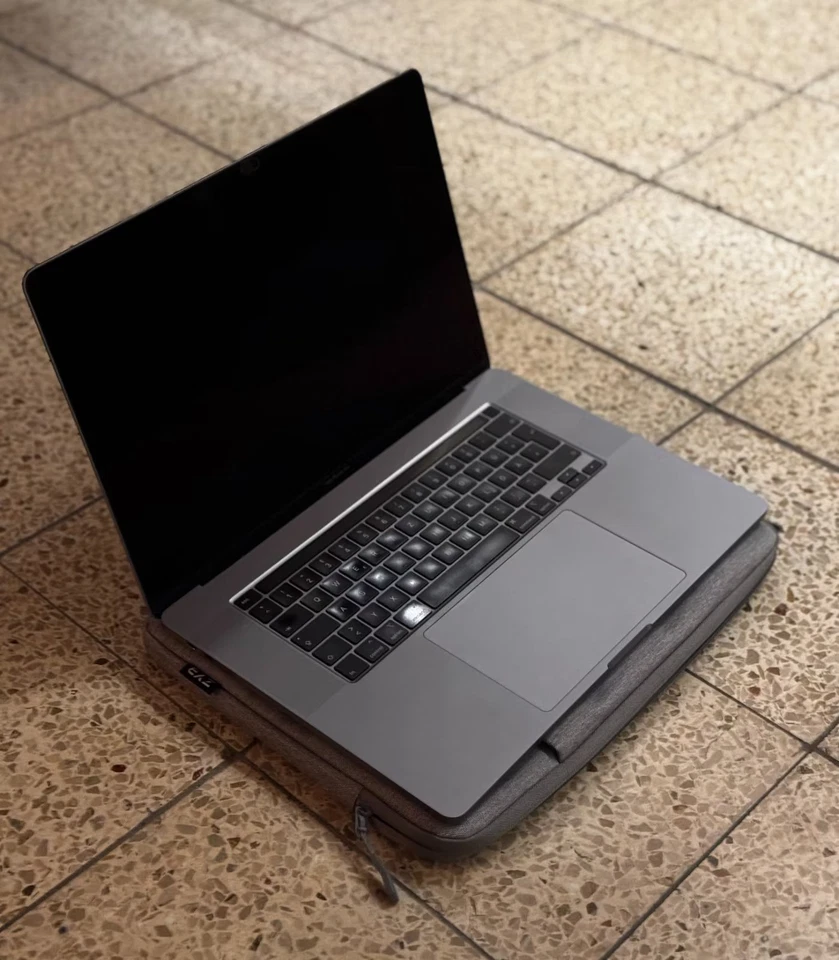 Apple MacBook Pro 16" 2019 · i9 · 64GB · 512GB, Foto 3 von 5
