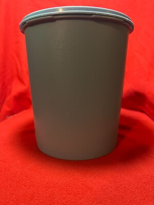 Vtg 9 3/8''H Tupperware 1339-4 Blue W/ Lid Food Storage Container Canister 25 Cup
