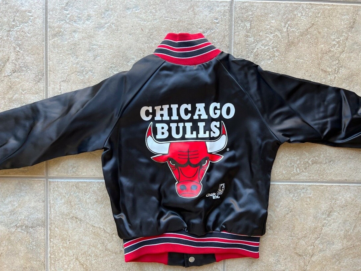 New with tags Toddler/Kids Large chicago bulls NBA chalk