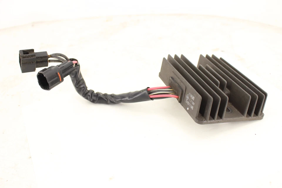 Regulador de voltaje rectificador Suzuki GSXR750 2014 32800-47h00 Foto 4 de 4