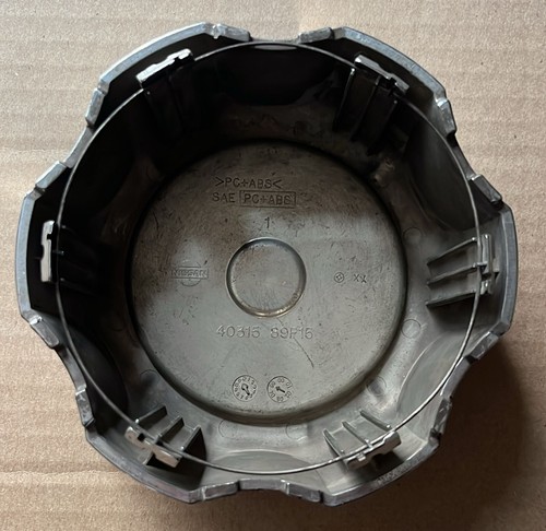 Tapacubos tapacubos original Infiniti Qx4 1997-2002 parte #4031589p15 - Imagen 2 de 4