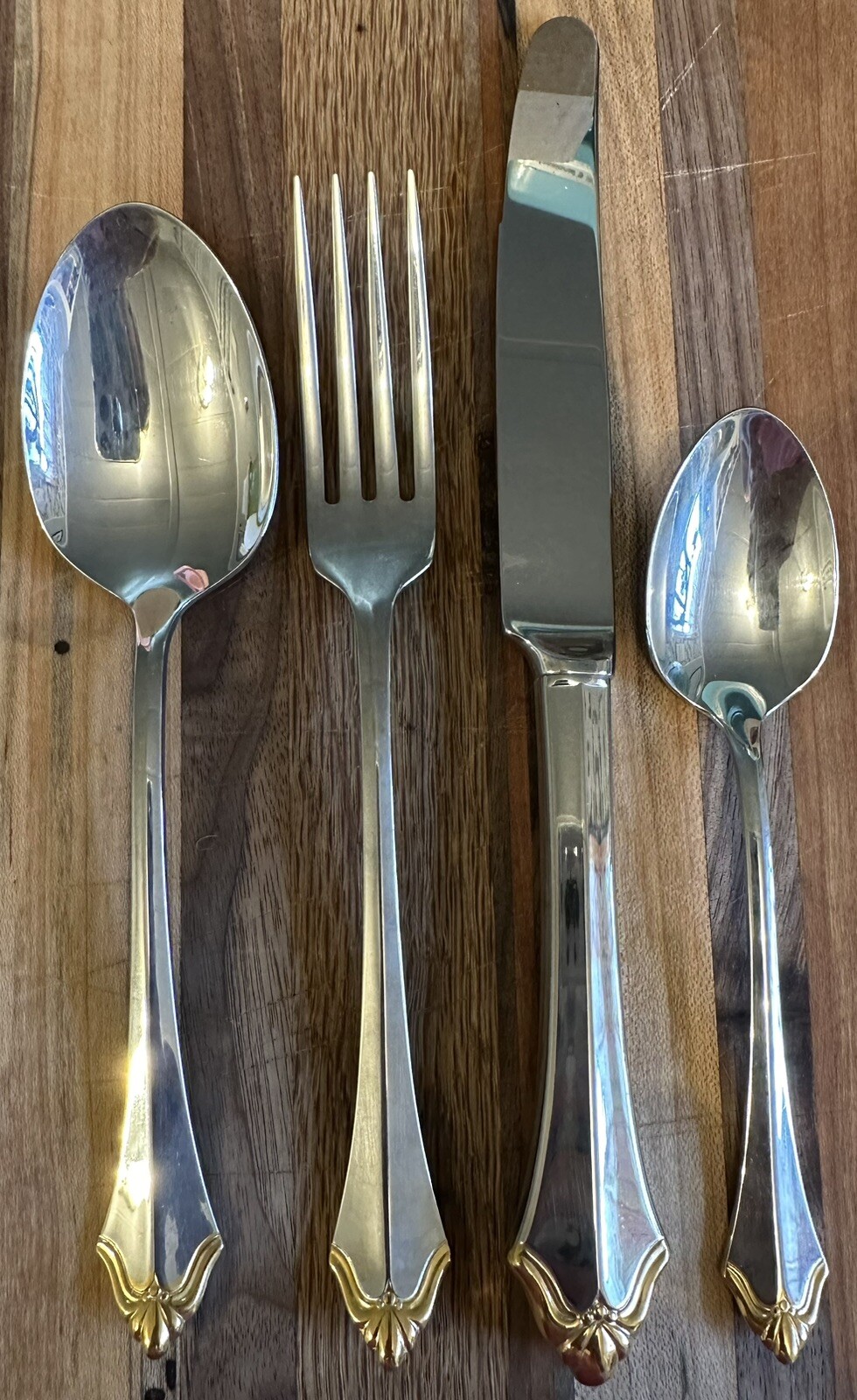 Oneida Kenwood Fine Flatware Dinner Forks, Set Of 4 - 18/10 Stainless Steel, Mirror Finish, Dishwasher Safe