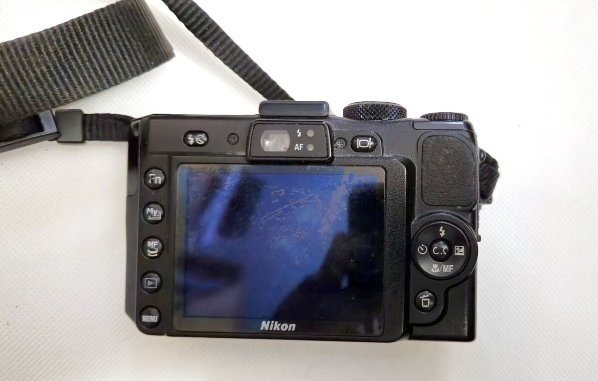Nikon COOLPIX S8200 16.1MP Digital Camera - Black (S8200 Nikon COOLPIX S8200 16.1MP Digital Camera - Black (S8200
