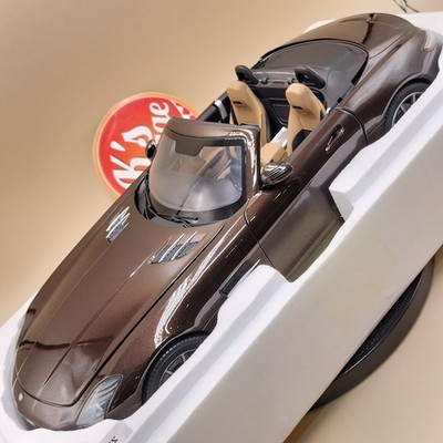 Premium ClassiXXs 1/12 Mercedes-Benz SLS AMG Roadster Brown B66960073