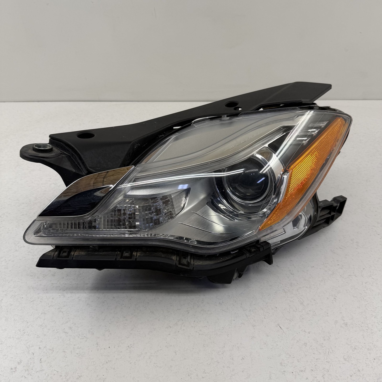 Maserati Quattroporte 2014-2017 Front Left Headlight P/N 670006569
