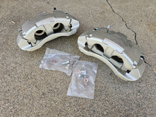 Pair Front Brake Calipers With Bracket 2 Piston For 2000-2001 Dodge Ram 1500