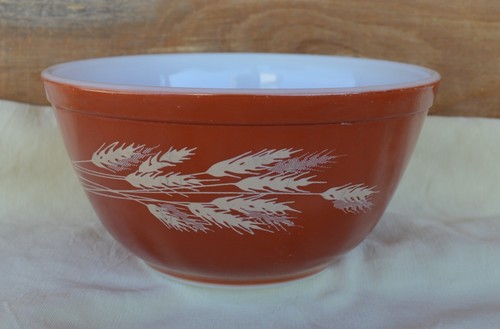 1 PYREX #402 Rust Orange Autumn Harvest Wheat 1.5 Liter Mixing Bowl Made USA - Picture 2 of 15
