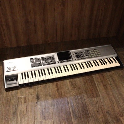 Roland Fantom-X7 Workstation mit Audiospurerweiterung SRX-01 SRX-98 76-Tasten