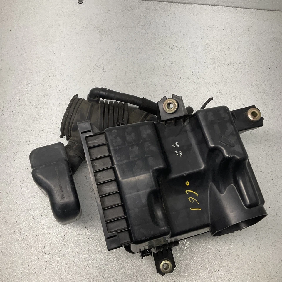 2006 2007 2008 2009 2010 Hyundai Sonata Azera Air Cleaner Box Assembly 3.3L - Image 3 of 4