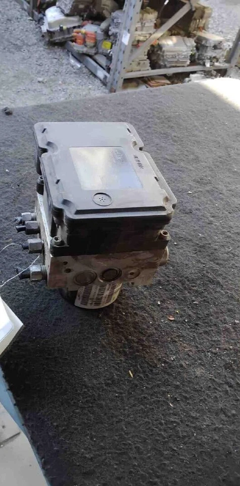 Dodge Challenger (Chrysler) 2012 ABS conjunto de bomba de freno antibloqueo usado Foto 2 de 2