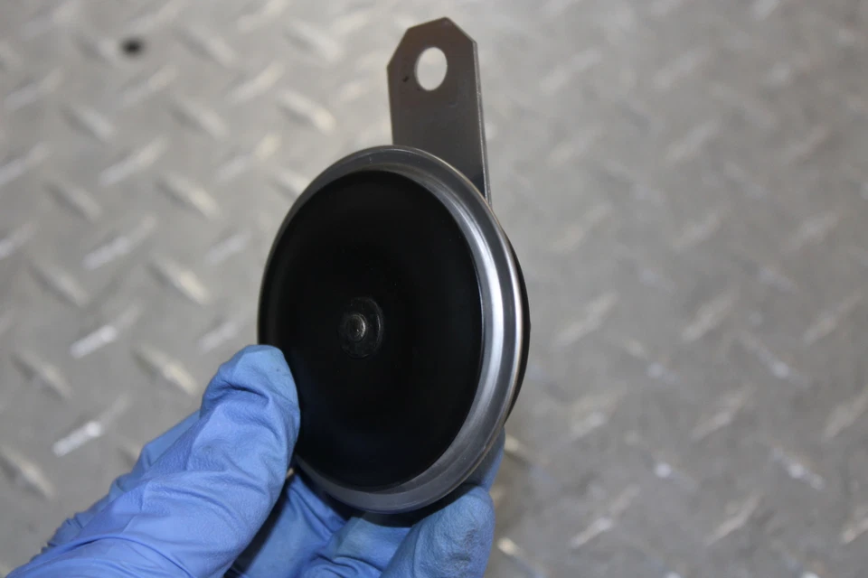 2007 SUZUKI SV1000S SINAL DE BUZINA 38500-16G01 - Imagem 4 de 4