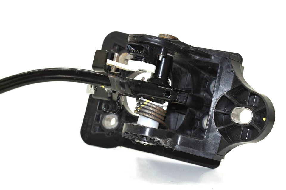 2020-2023 Chevrolet Silverado 3500HD OEM Brake Pedal Assembly Unit Actuator - Image 3 of 4