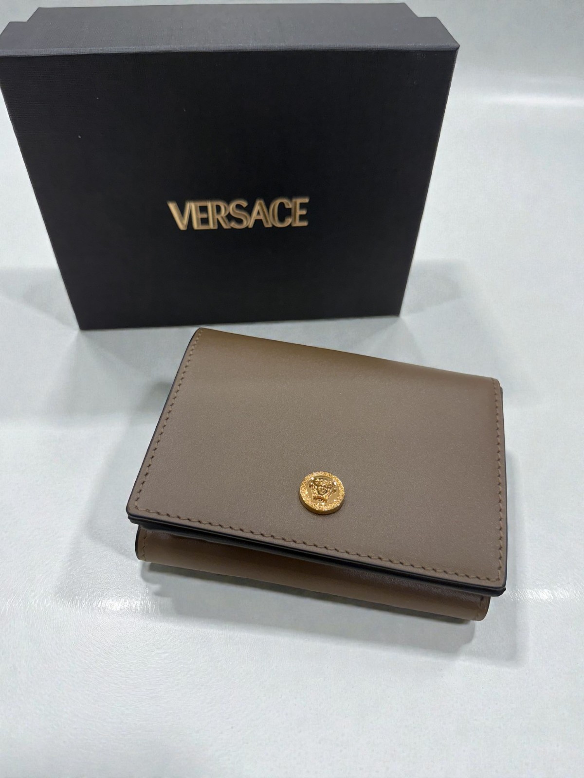 NIB Authentic Versace Medusa Trifold Wallet Green/Taupe Leather Gold Hardware