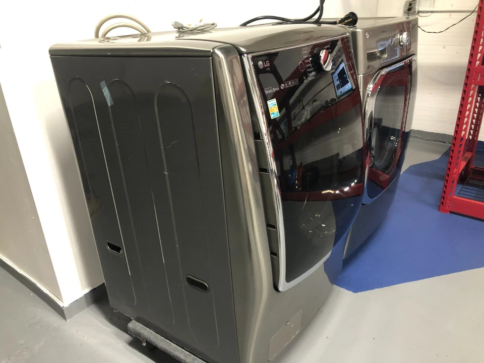 Combo de lavadora y secadora LG gris mega capacidad ligeramente usada Foto 2 de 4