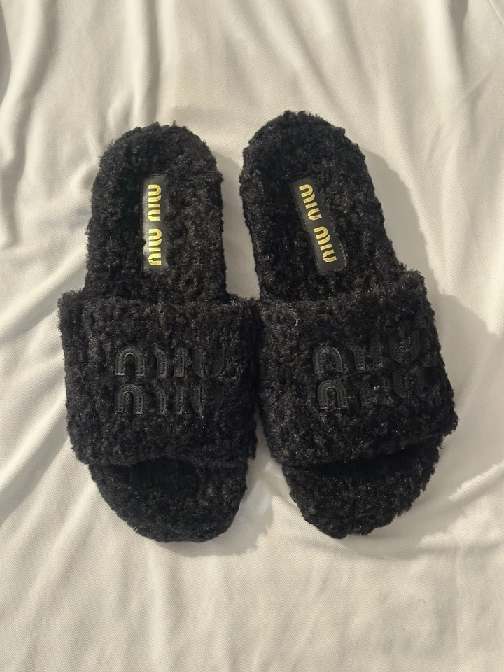 Miu Miu Women’s Sandal Flat EU Size 40 Faux Fur  Leather - Image 4 of 4