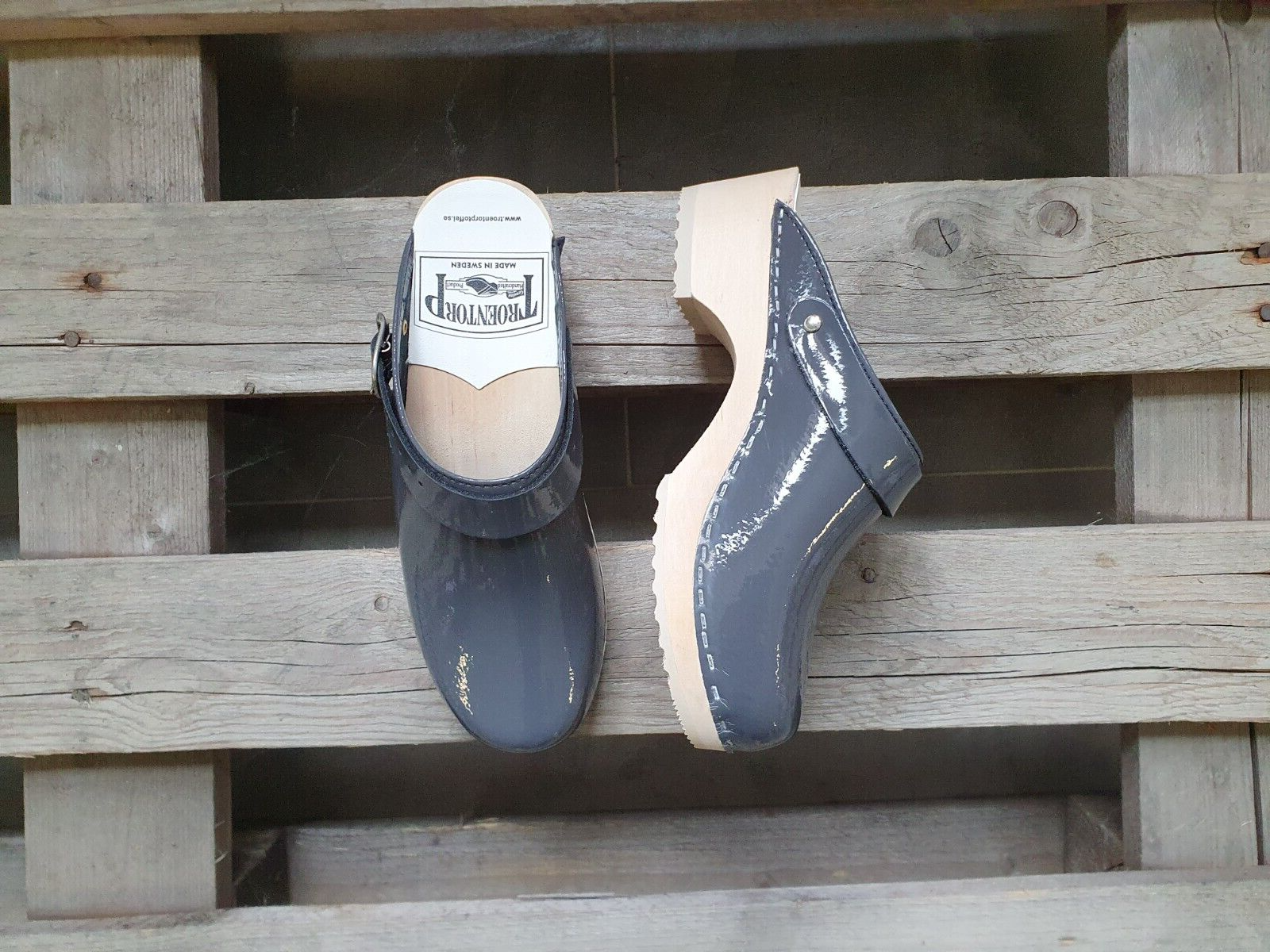 Swedish Clogs Troentorp Bastad Grey Patent US Womens 10 Mens 7 EU 40-image