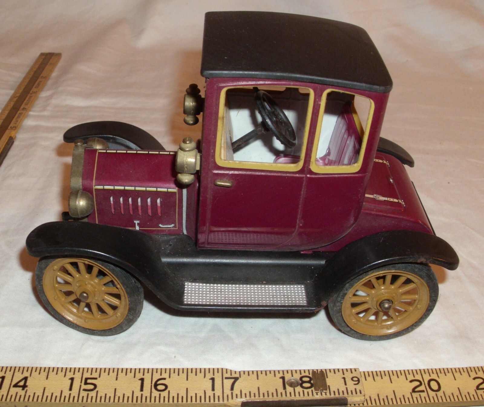 Schuco 1227, Ford Coupe T - 1917 - Free Price Guide & Review