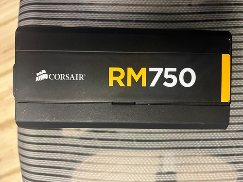 Corsair RM750X 750W PC Netzteil - Schwarz (CP-9020179-EU)