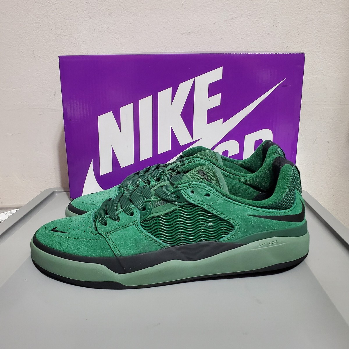 Nike SB Ishod Wair Mens Sz 5.5 Gorge Dutch Green Black DC7232-301