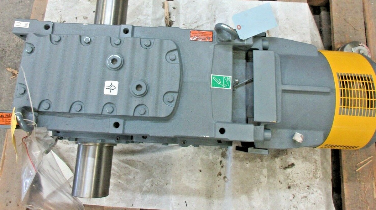 SEW-EURODRIVE GEAR BOX MC3RLSF05 87-7220643302.0001.15.20 | eBay