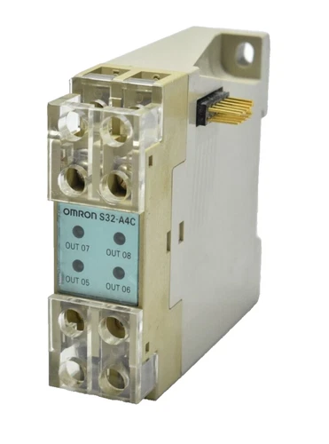Omron S32-A4C PLC Output Module