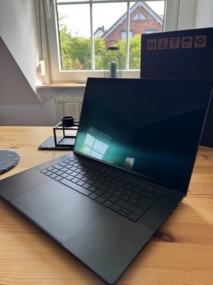 Razer Blade 16 | 240Hz OLED | RTX 4080 | i9-14900HX | 1TB | 32GB