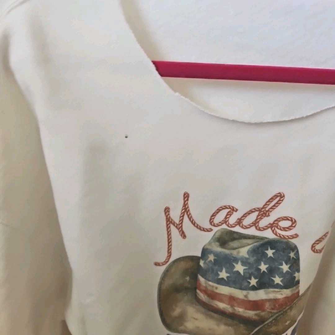 Oversized Women's Extra Large Pullover Sweatshirt - image 3