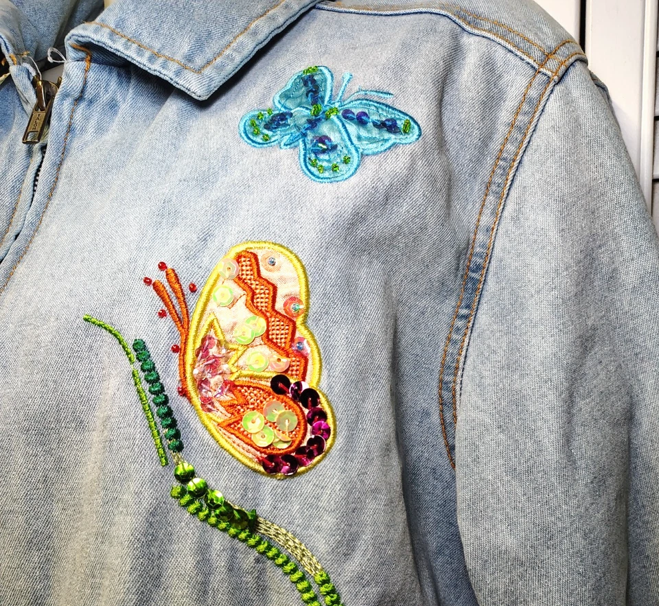 Chaqueta de mezclilla Y2K blanca ciervo para mujer talla L (12-14) bordada lentejuelas mariposas Foto 2 de 4