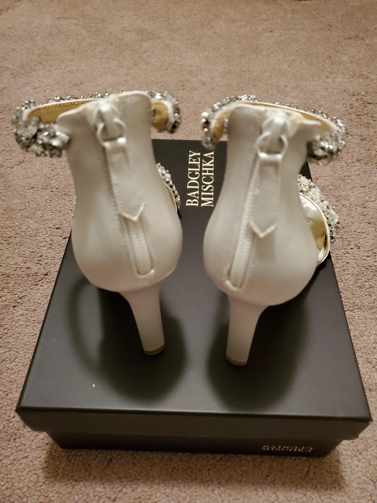 Badgley Mischka White Satin Fiorenza Pumps SIZE 8 1/2. image 7