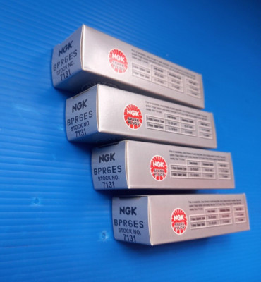 Satz 4 ZÜNDKERZEN NGK Lager Nr. 7131 SPARK PLUG BPR6ES Marine Motoren Kupferkern