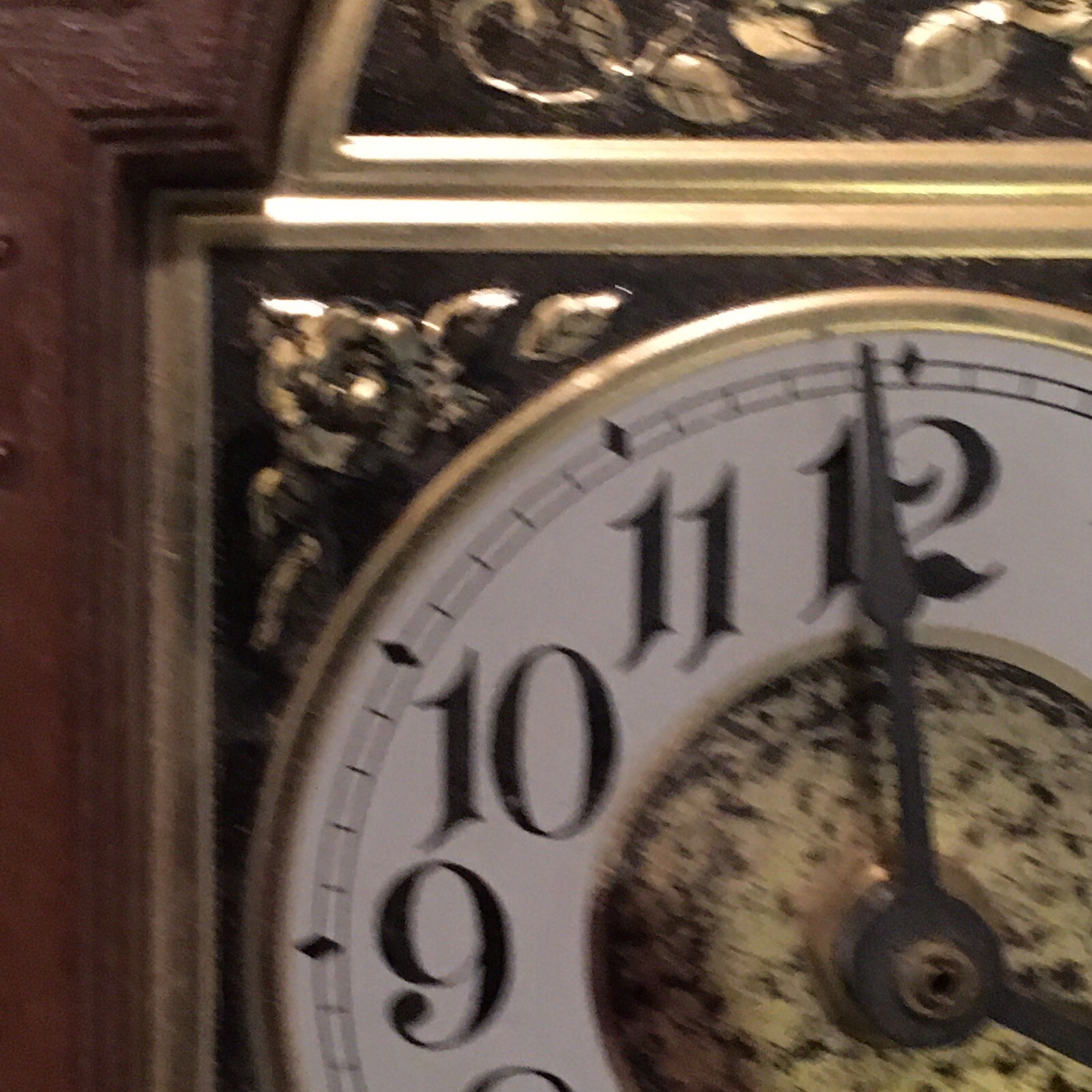 Vintage Spartus Model 5486 Electric Pendulum Wall Clock Brown Plastic