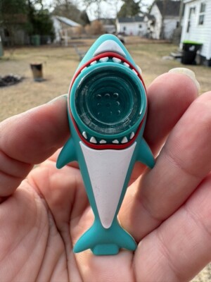Shark Mini Silicone Pipe Glass Bowl Tobacco Smoking Spoon Pipe Funny